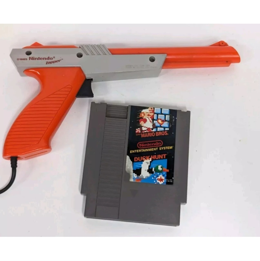 Nintendo Zapper 1985 With Mario Bros / Duck Hunt Game - Read Description